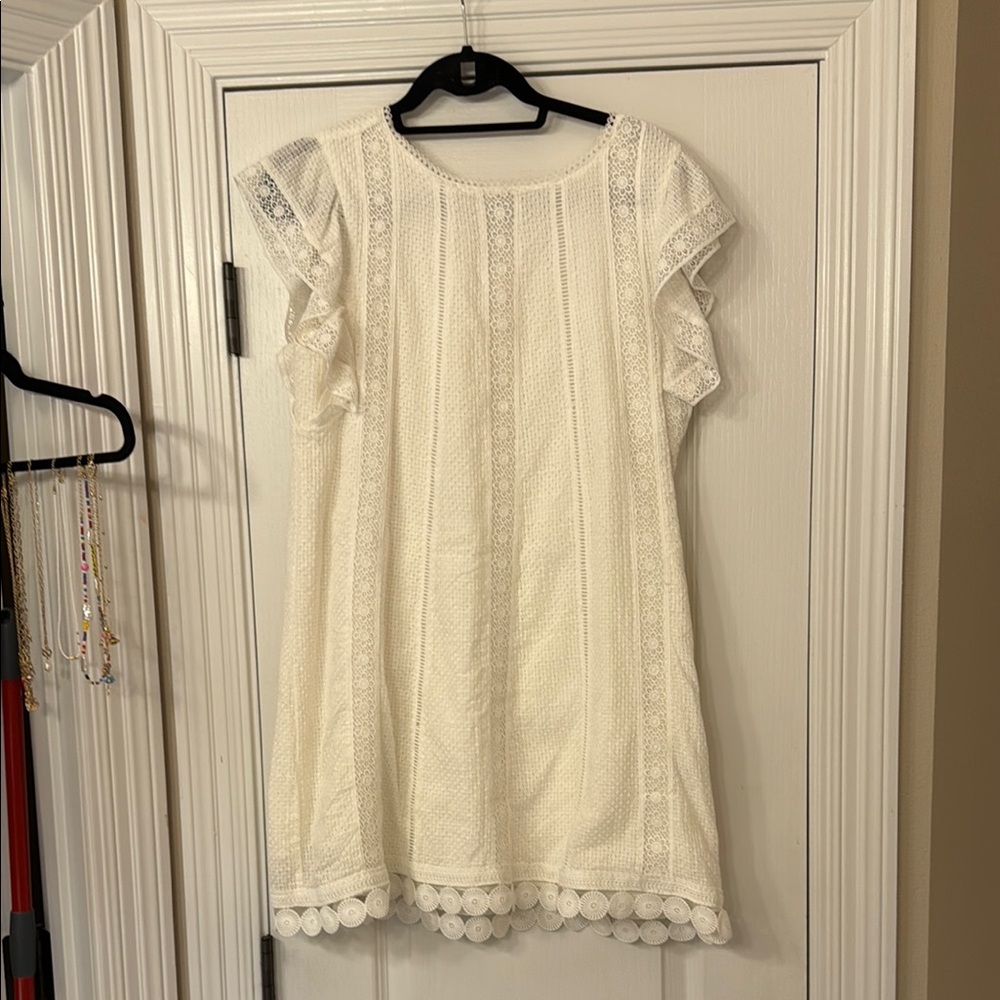 Elegant White Lace Dress